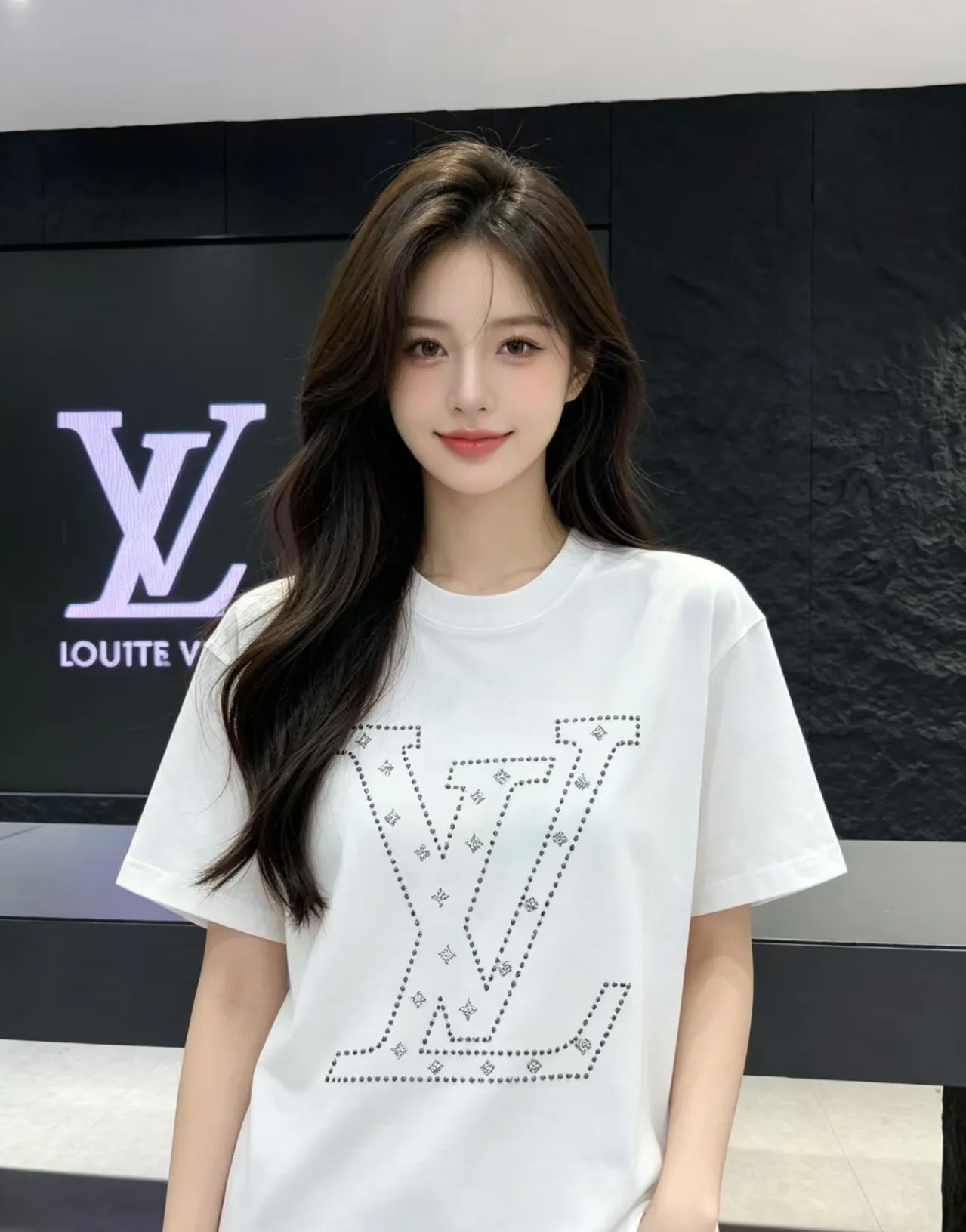 Louis Vuitton/ logo